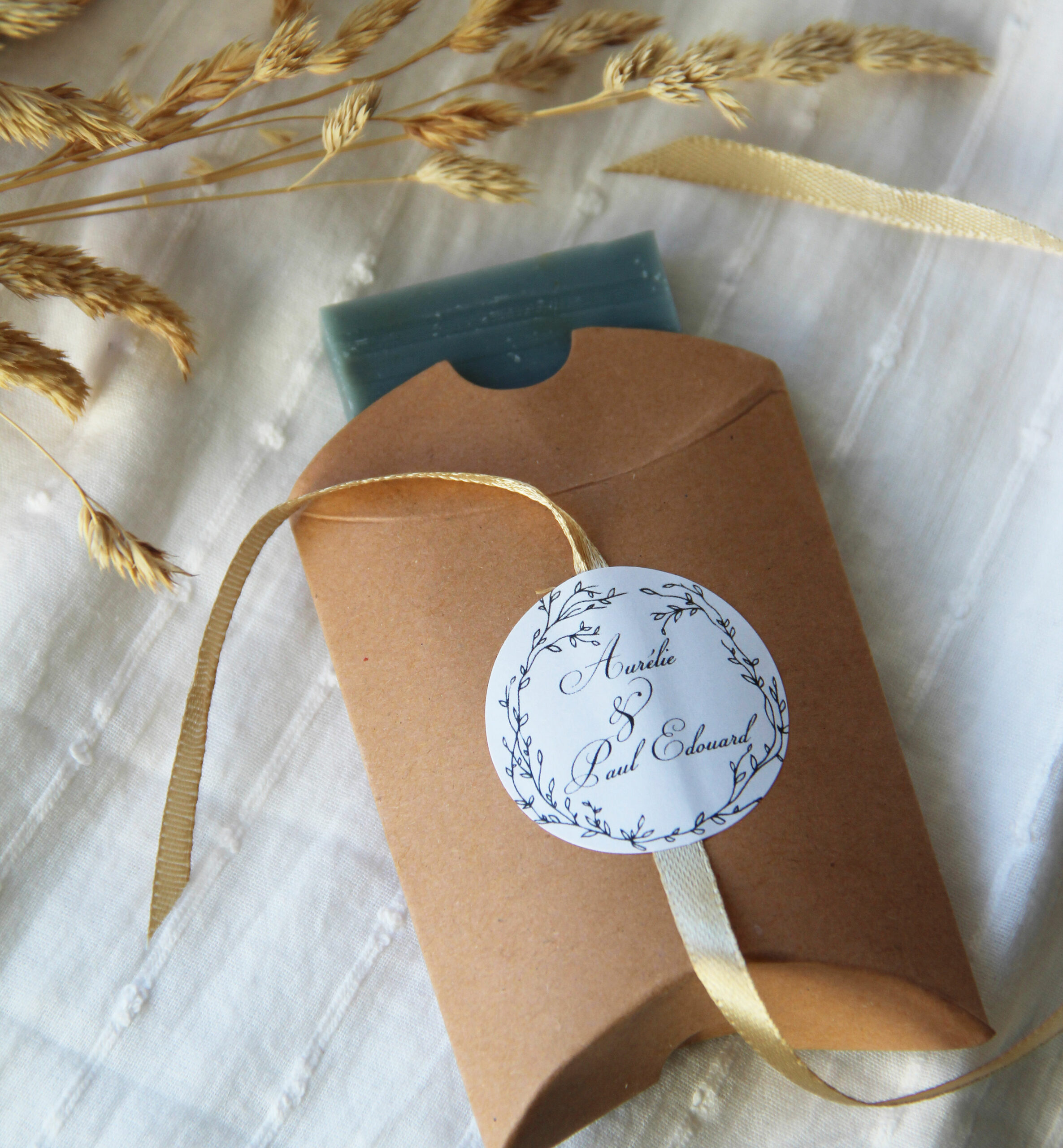 savon cadeau personnalisé boite oreiller mariage